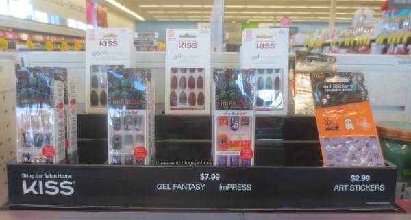 Kiss Halloween display nails and nail art