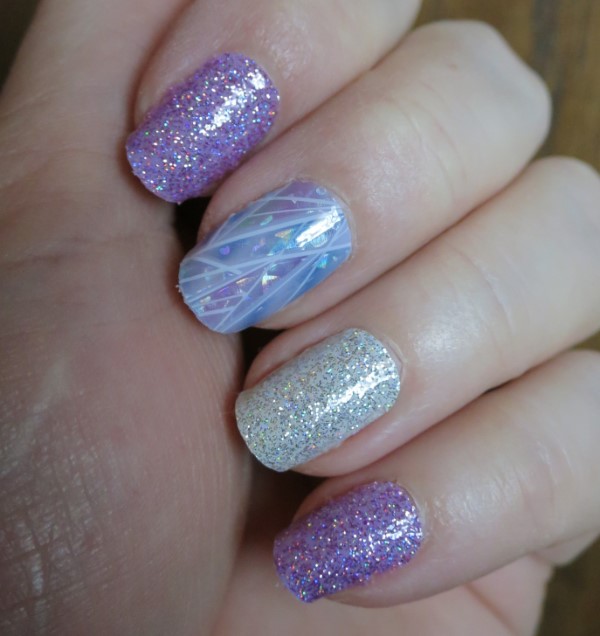 Dashing Diva Gloss Gel Nail Strips in Gleam Queen